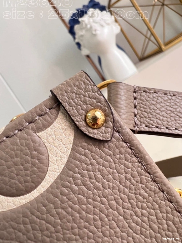 WIS VUITTON LOUIS West ONTHEGO East 0728